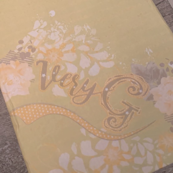 Very G sandals size 8 Pastel tie dye print - Picture 4 of 5